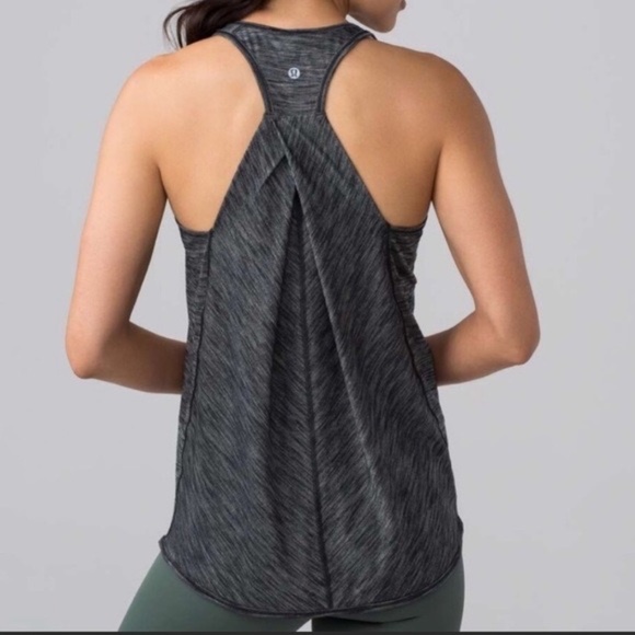 Lululemon Essential Tank Top Pleated Heathered Gray/Black Racerback Sz 2, Light - Picture 1 of 7